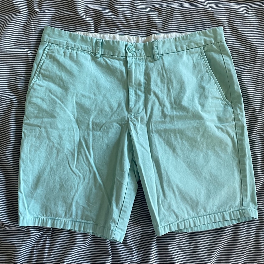 Men’s Old Navy aqua blue / teal shorts